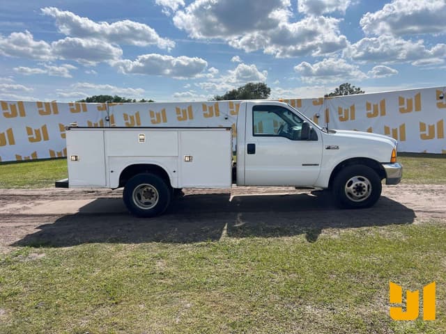 Image of Ford F-350 equipment image 3