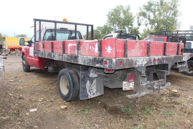 Image of Ford F-350 equipment image 3