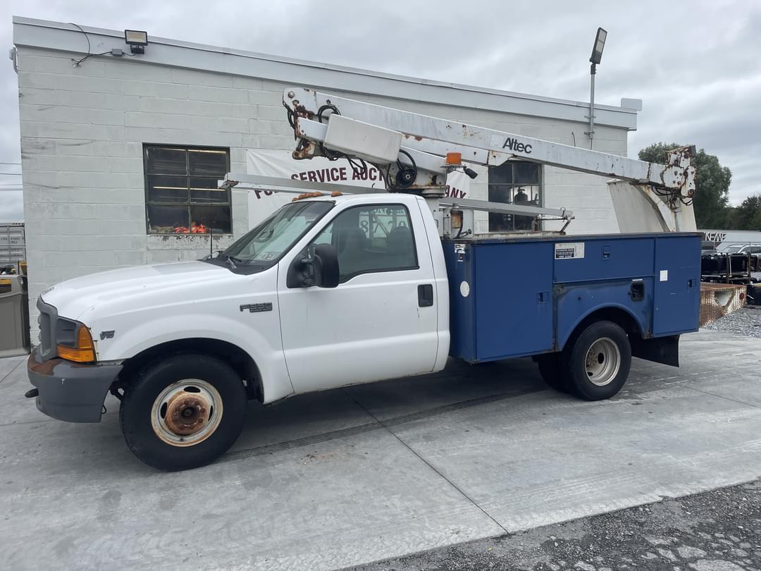 Image of Ford F-350 Primary image