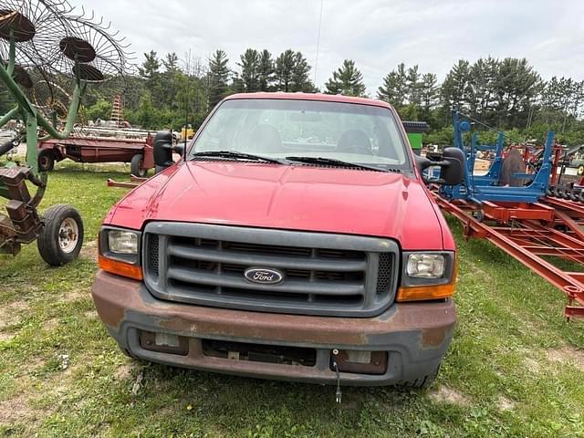 Image of Ford F-350 equipment image 1