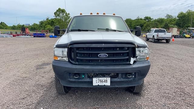 Image of Ford F-350 equipment image 1