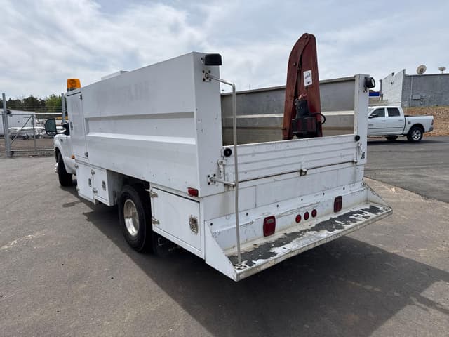 Image of Ford F-350 equipment image 2