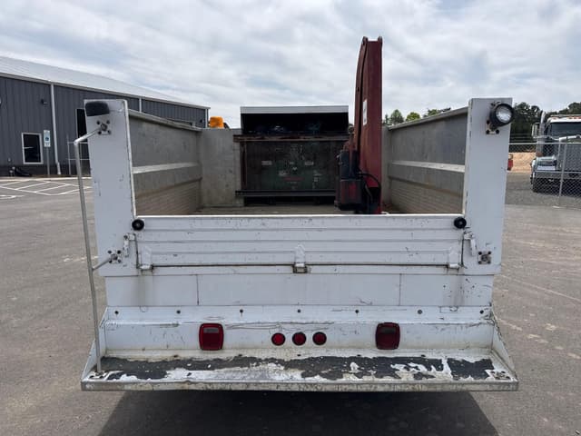 Image of Ford F-350 equipment image 3