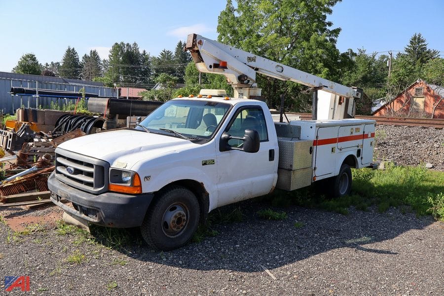 1999 Ford F-350 Equipment Image0
