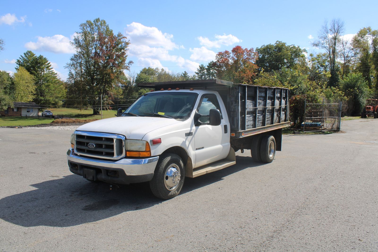 1999 Ford F-350 Equipment Image0