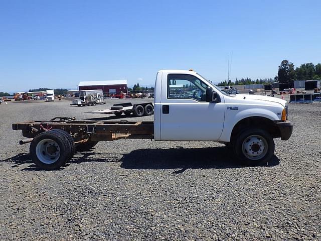 Image of Ford F-450 equipment image 2