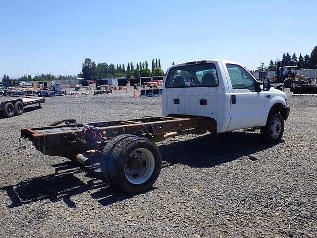 Image of Ford F-450 equipment image 3