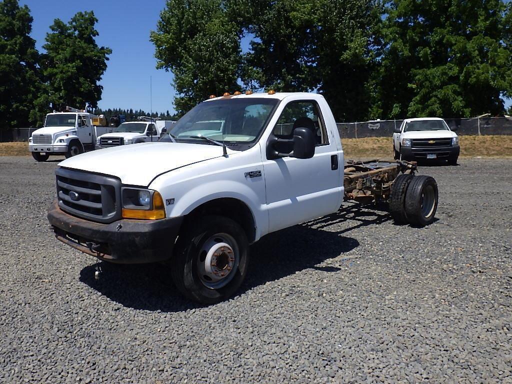 Image of Ford F-450 Primary image