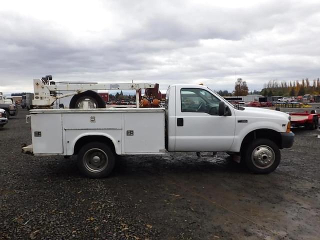 Image of Ford F-450 equipment image 2