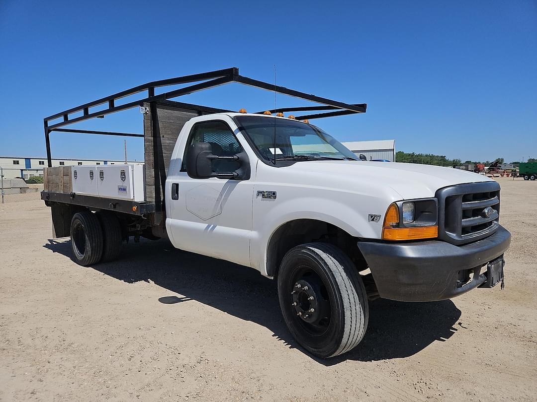 Image of Ford F-450 Primary image