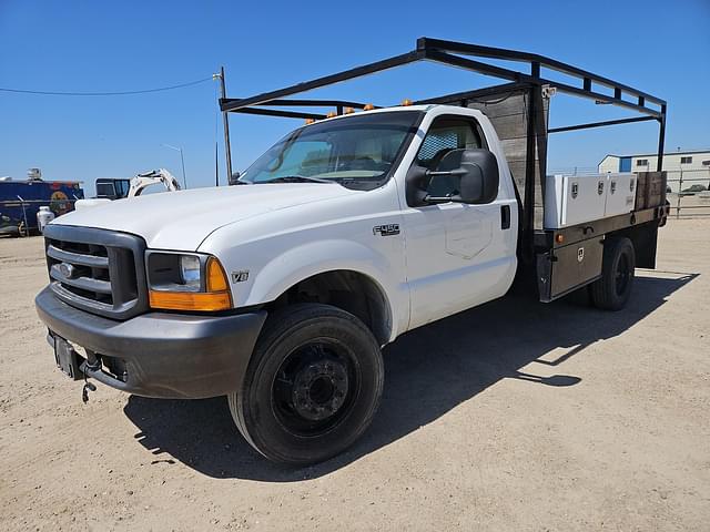 Image of Ford F-450 equipment image 2