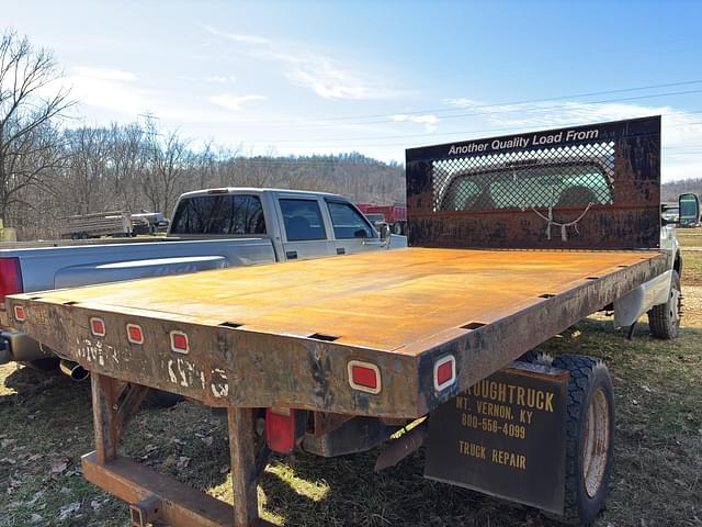 Image of Ford F-450 equipment image 3