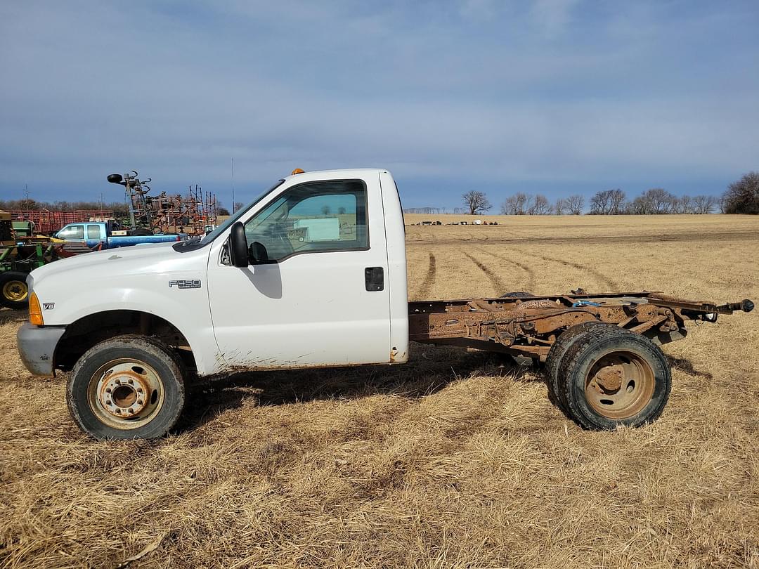 Image of Ford F-450 Primary image