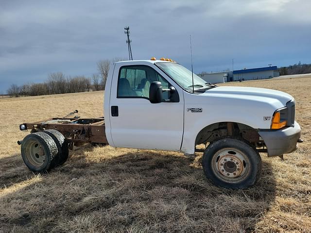 Image of Ford F-450 equipment image 3