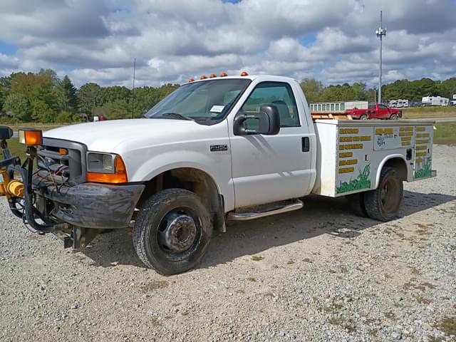 Image of Ford F-450 equipment image 1