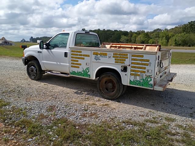 Image of Ford F-450 equipment image 4