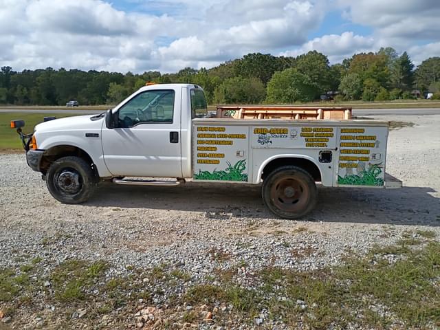 Image of Ford F-450 equipment image 3