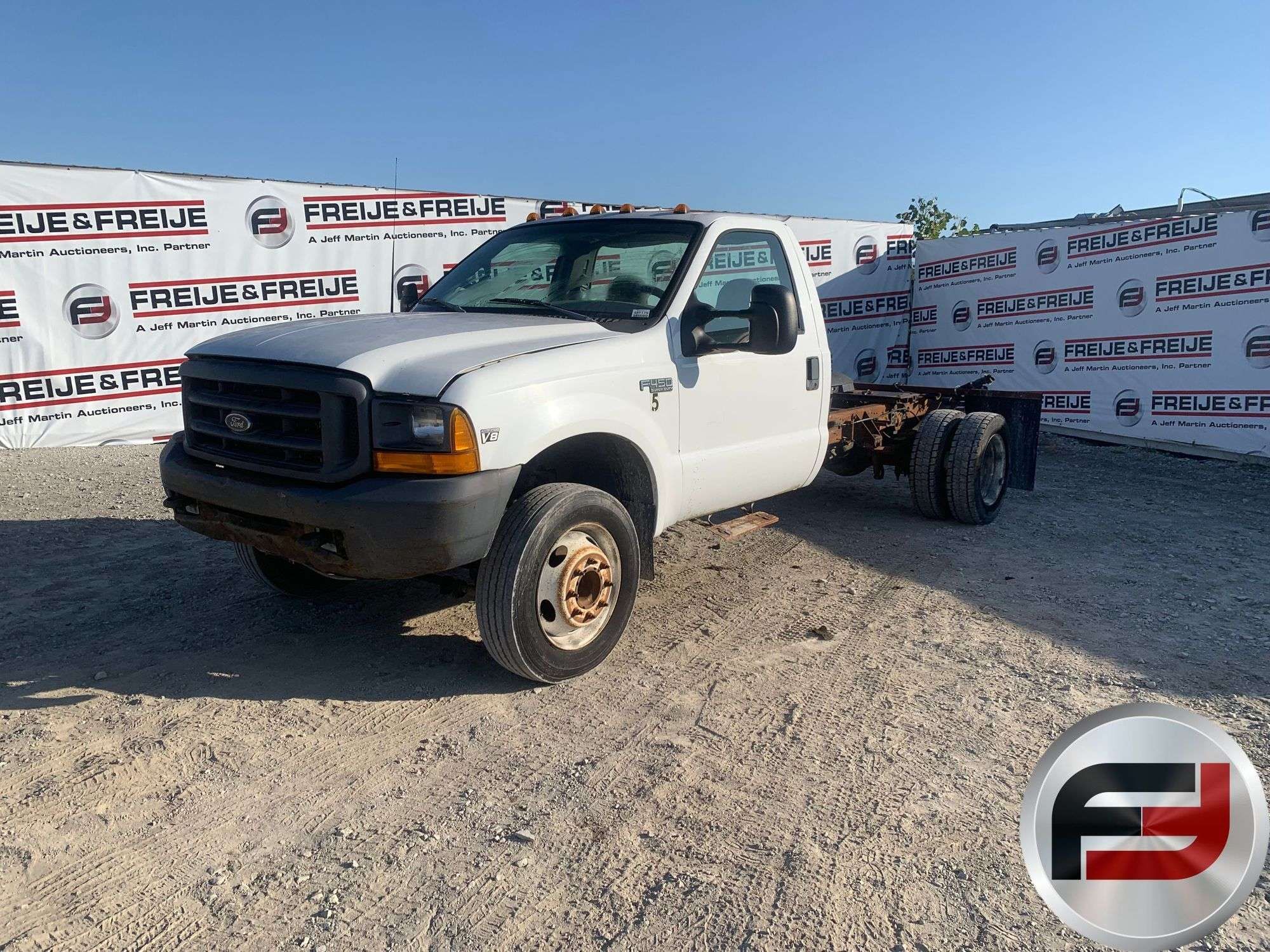 1999 Ford F-450 Equipment Image0