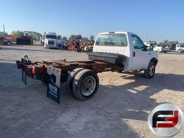 Image of Ford F-450 equipment image 4