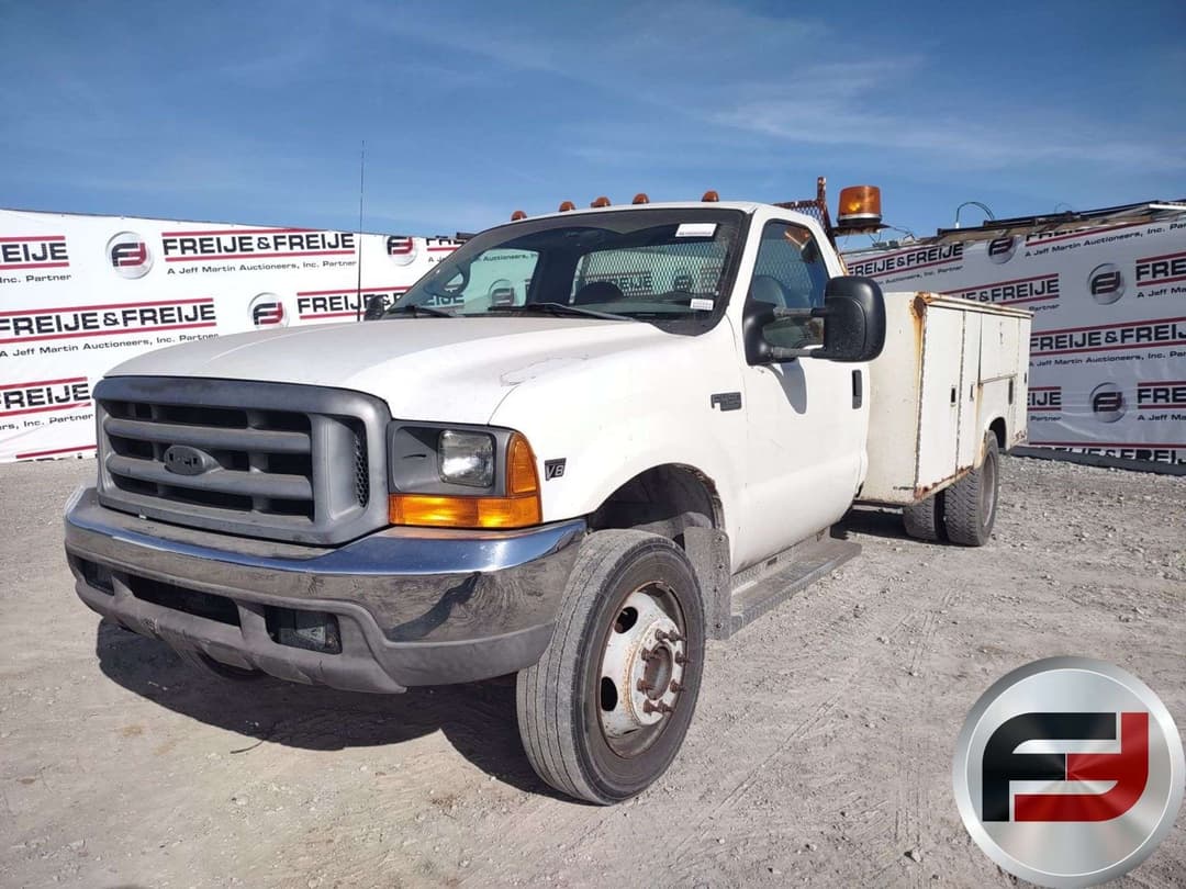 Image of Ford F-450 Primary image