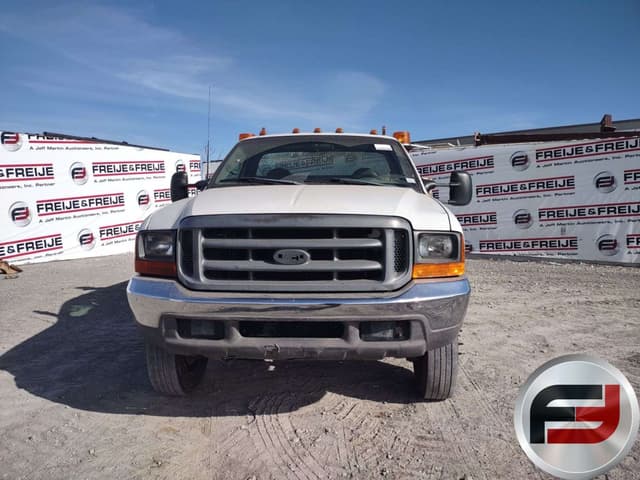 Image of Ford F-450 equipment image 1