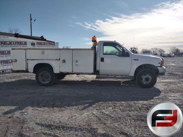 Image of Ford F-450 equipment image 3