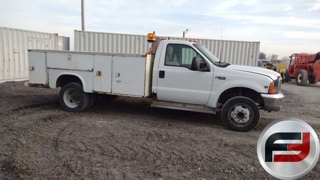 Image of Ford F-450 equipment image 3