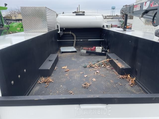 Image of Ford F-450 equipment image 4