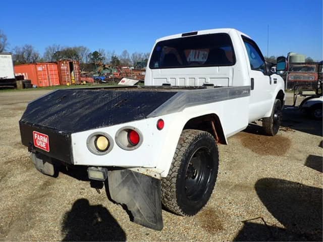 Image of Ford F-450 equipment image 2