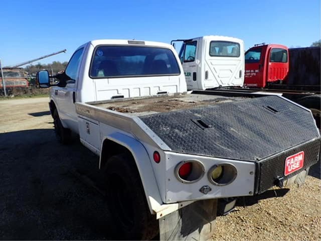 Image of Ford F-450 equipment image 3