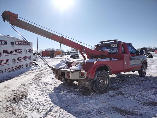 Image of Ford F-450 equipment image 4