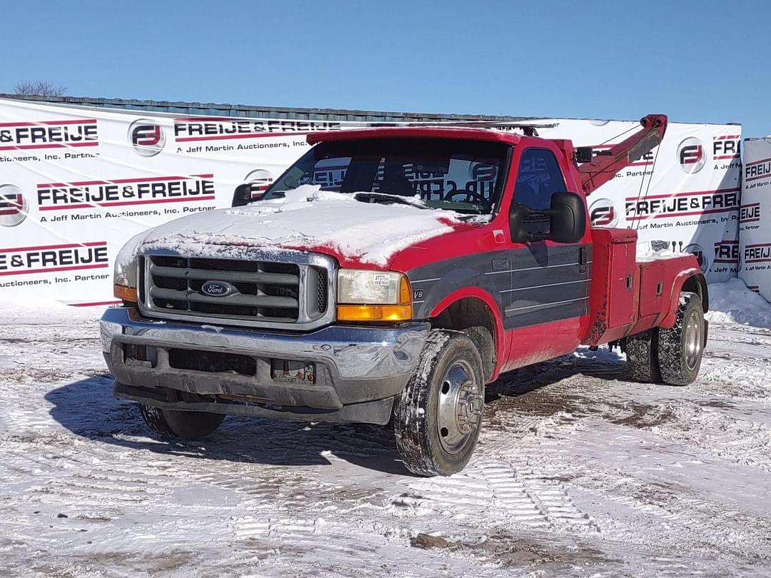 Image of Ford F-450 Primary image