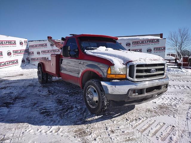 Image of Ford F-450 equipment image 2