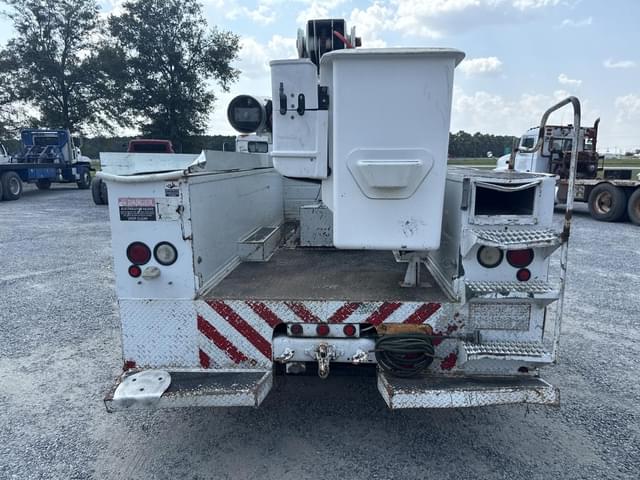 Image of Ford F-550 equipment image 4