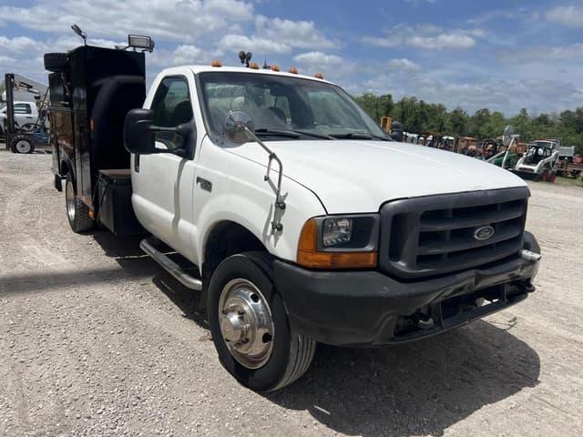 Image of Ford F-550 equipment image 3