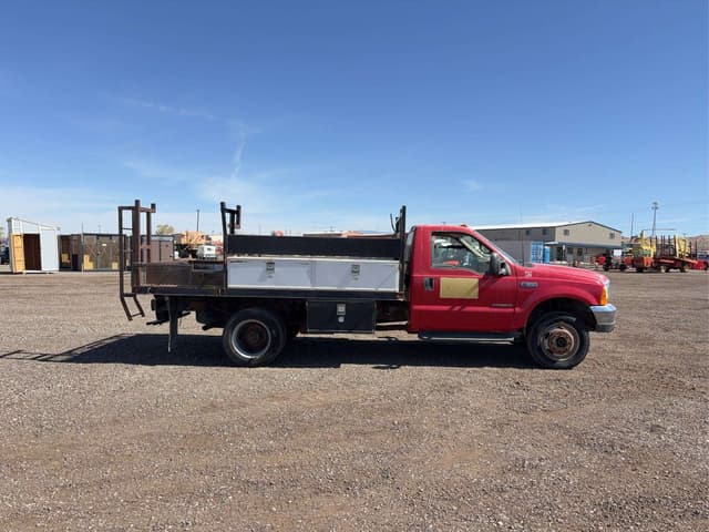 Image of Ford F-550 equipment image 3