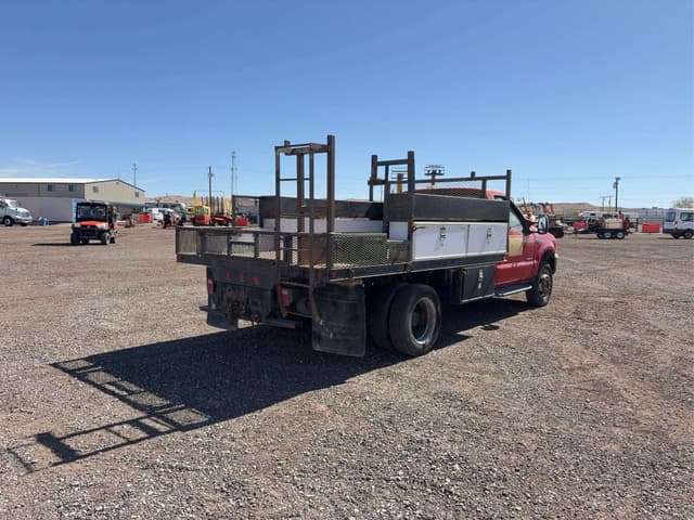 Image of Ford F-550 equipment image 4