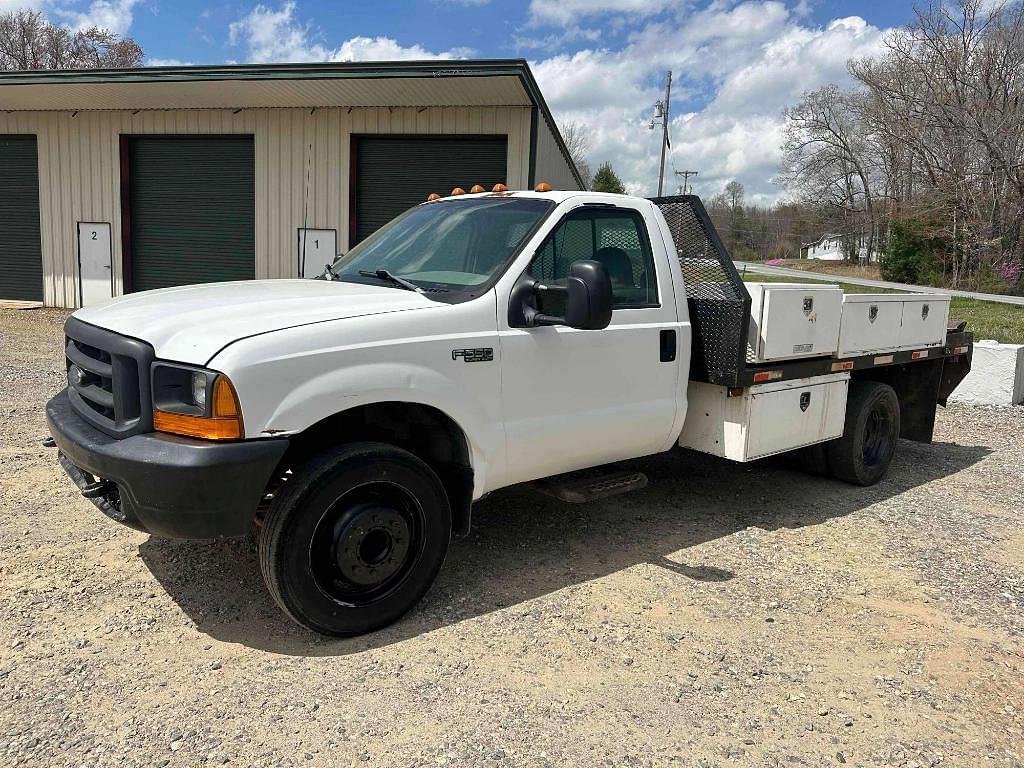 Image of Ford F-550 Primary image