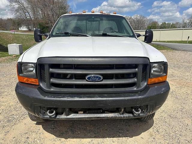 Image of Ford F-550 equipment image 1