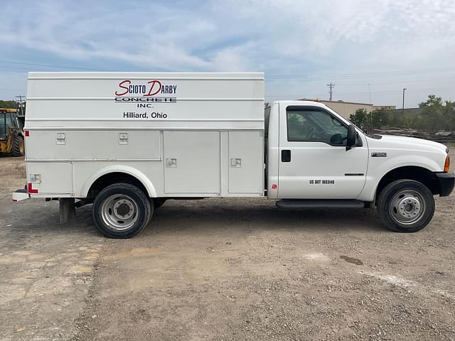 Image of Ford F-550 equipment image 3