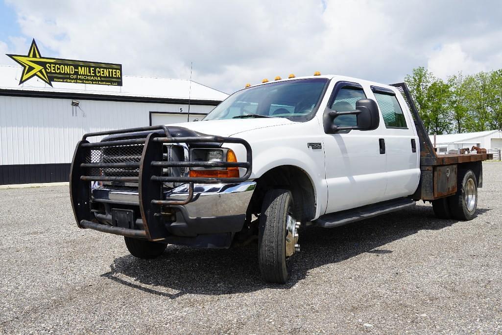 Image of Ford F-550 Primary image