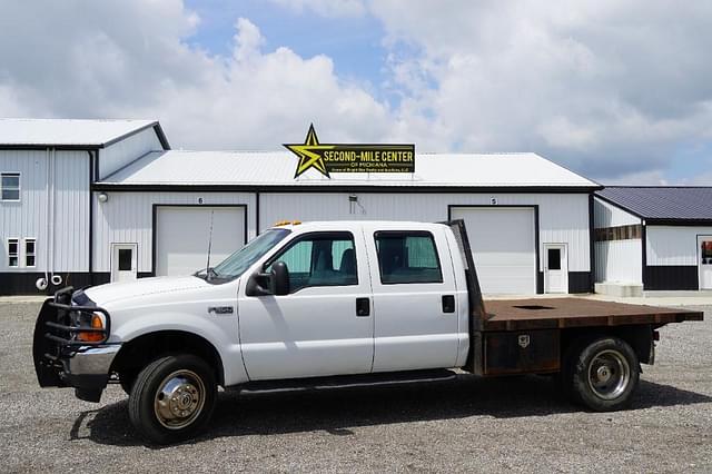 Image of Ford F-550 equipment image 1