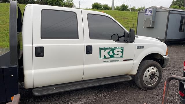 Image of Ford F-550 equipment image 4