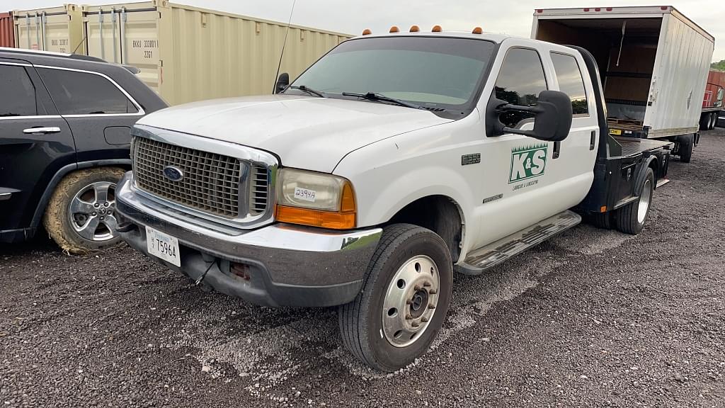 Image of Ford F-550 Primary image