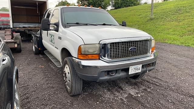 Image of Ford F-550 equipment image 2