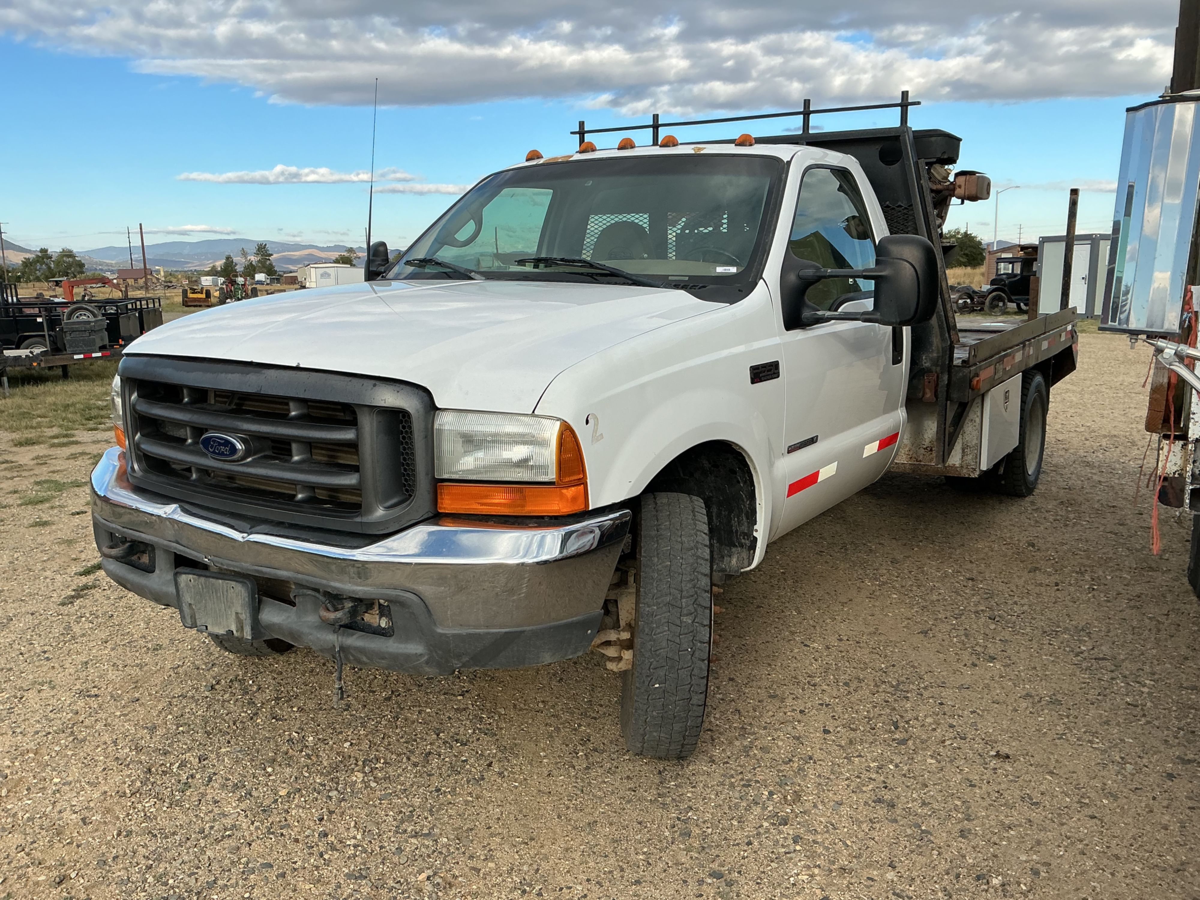 1999 Ford F-550 Equipment Image0