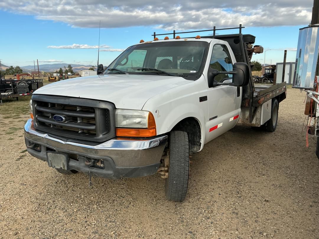 Image of Ford F-550 Primary image