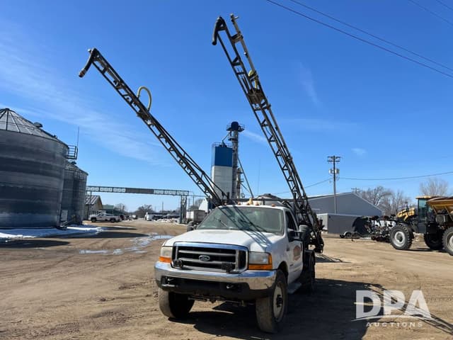 Image of Ford F-550 equipment image 1