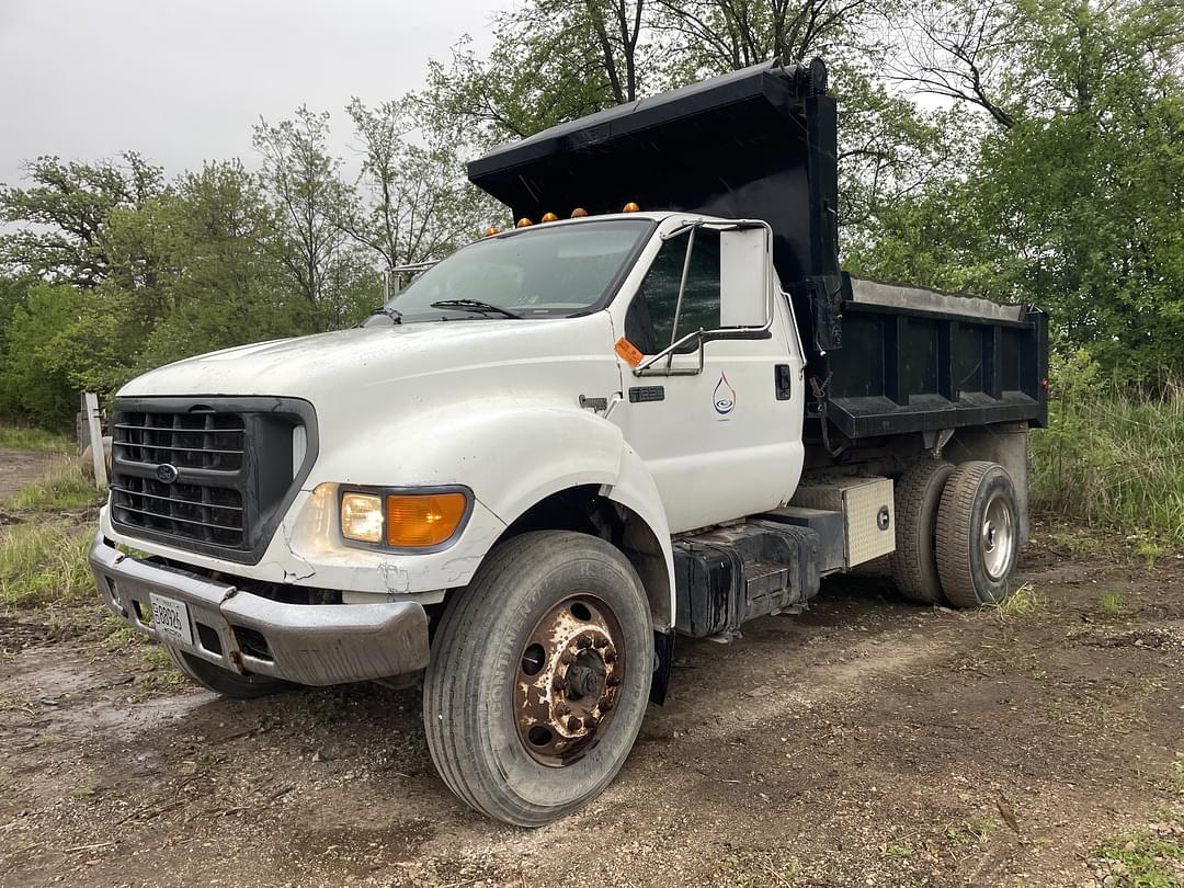 Image of Ford F-650 Primary image