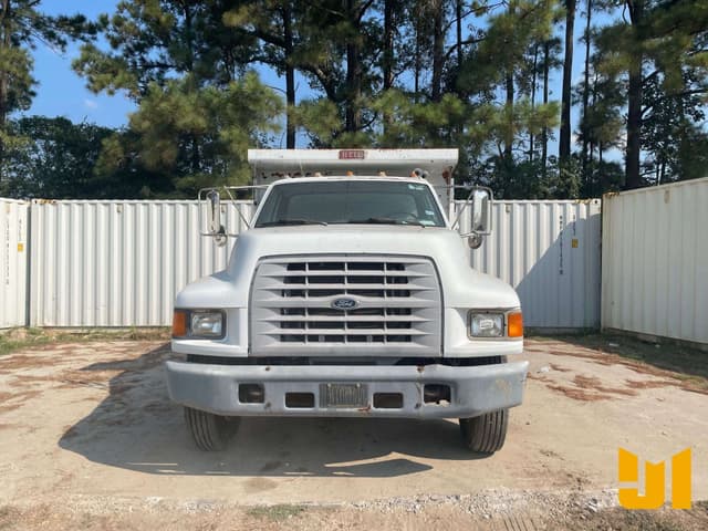 Image of Ford F-800 equipment image 1